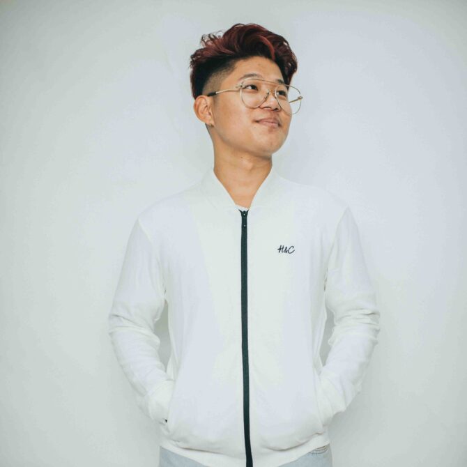 Hills And Clouds Unisex Jumper Jacket (White)